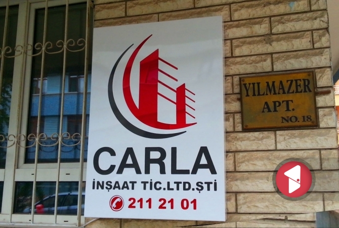 Carla İnşaat ofis kapı tabelası görünümü.