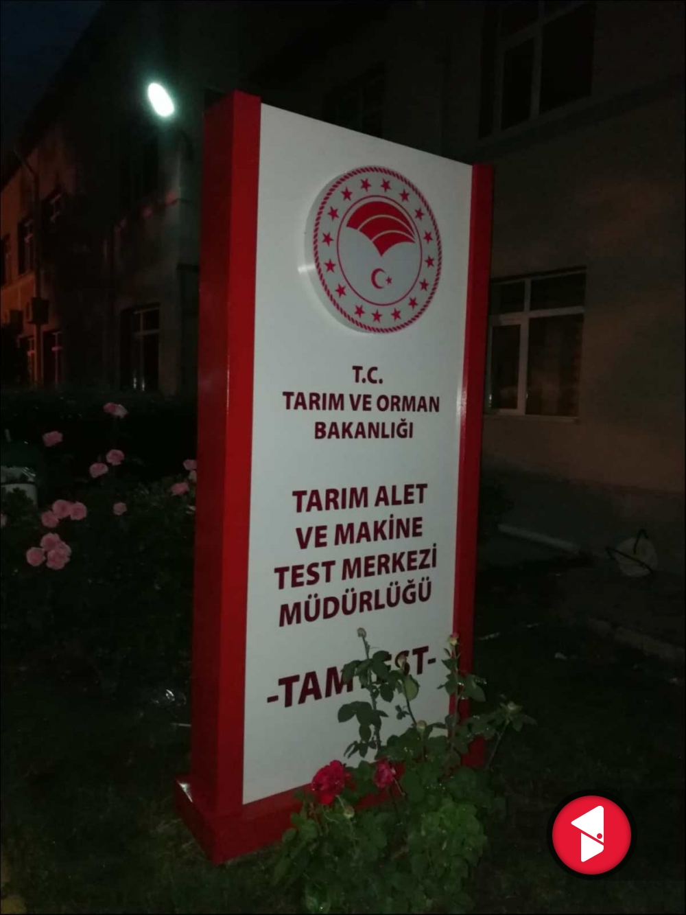 Bakanlık totem tabela