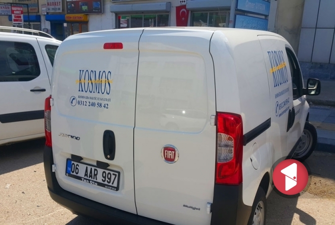 Kosmos Gıda Fiat Fiorino araç kaplama arkadan görünüm.