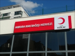 Kan bağışı merkezi tabelası