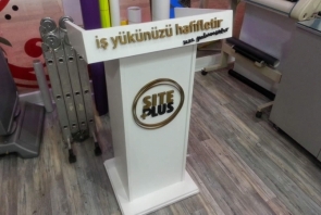 Site Plus toplantı odası kürsüsü