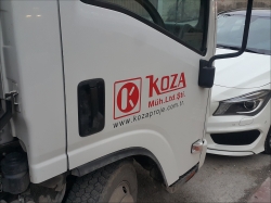 Koza Mühendislik kamyonet logo yapıştırma